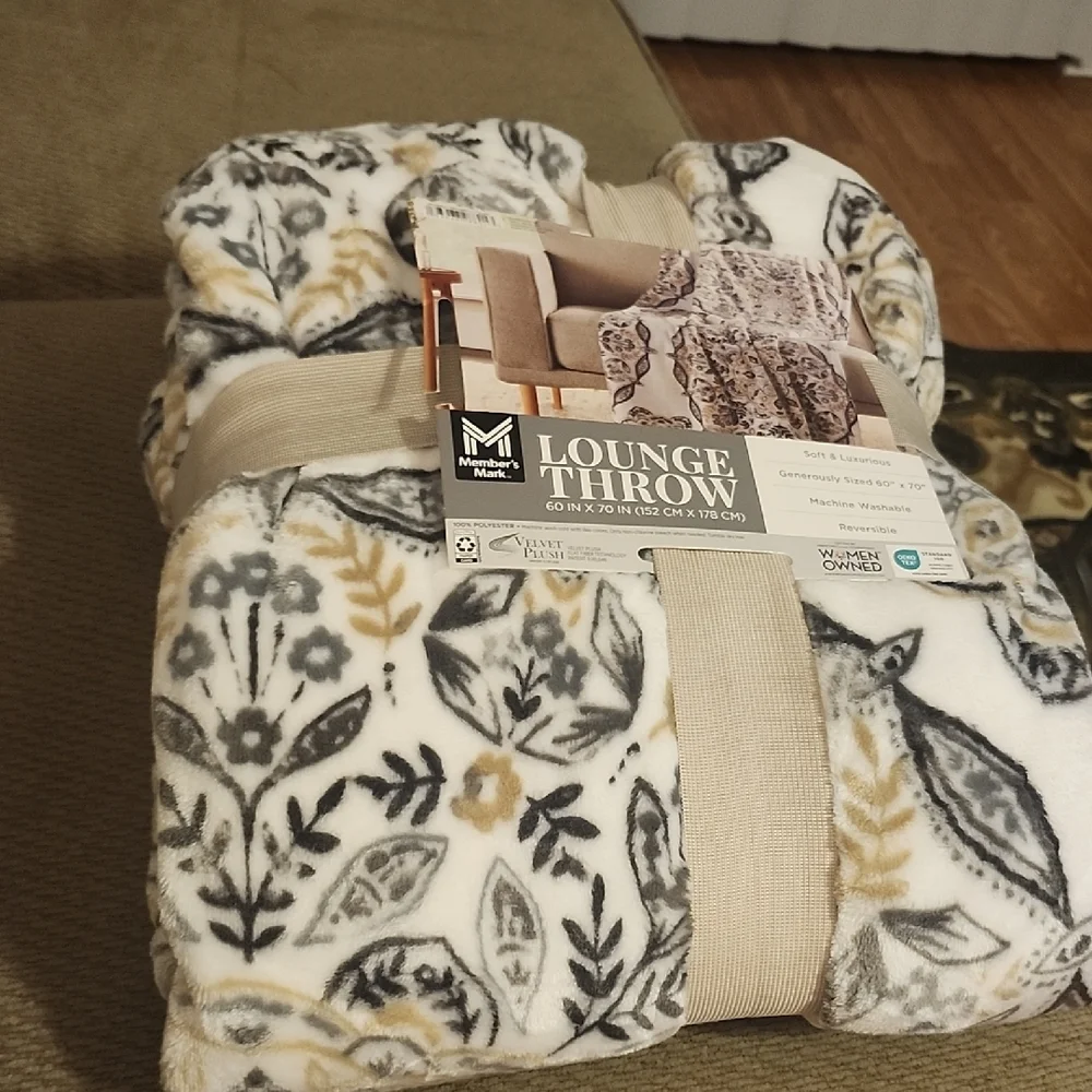 Elegant Beige and Brown Patterned Throw Blanket